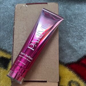 PARLIME That's Radiant Daily Purifying Cleanser - Pink Metallic Tube
